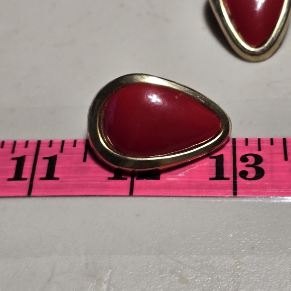 Vintage Cherry Red Gold Tone Trim Earrings 14 - Picture 3 of 3